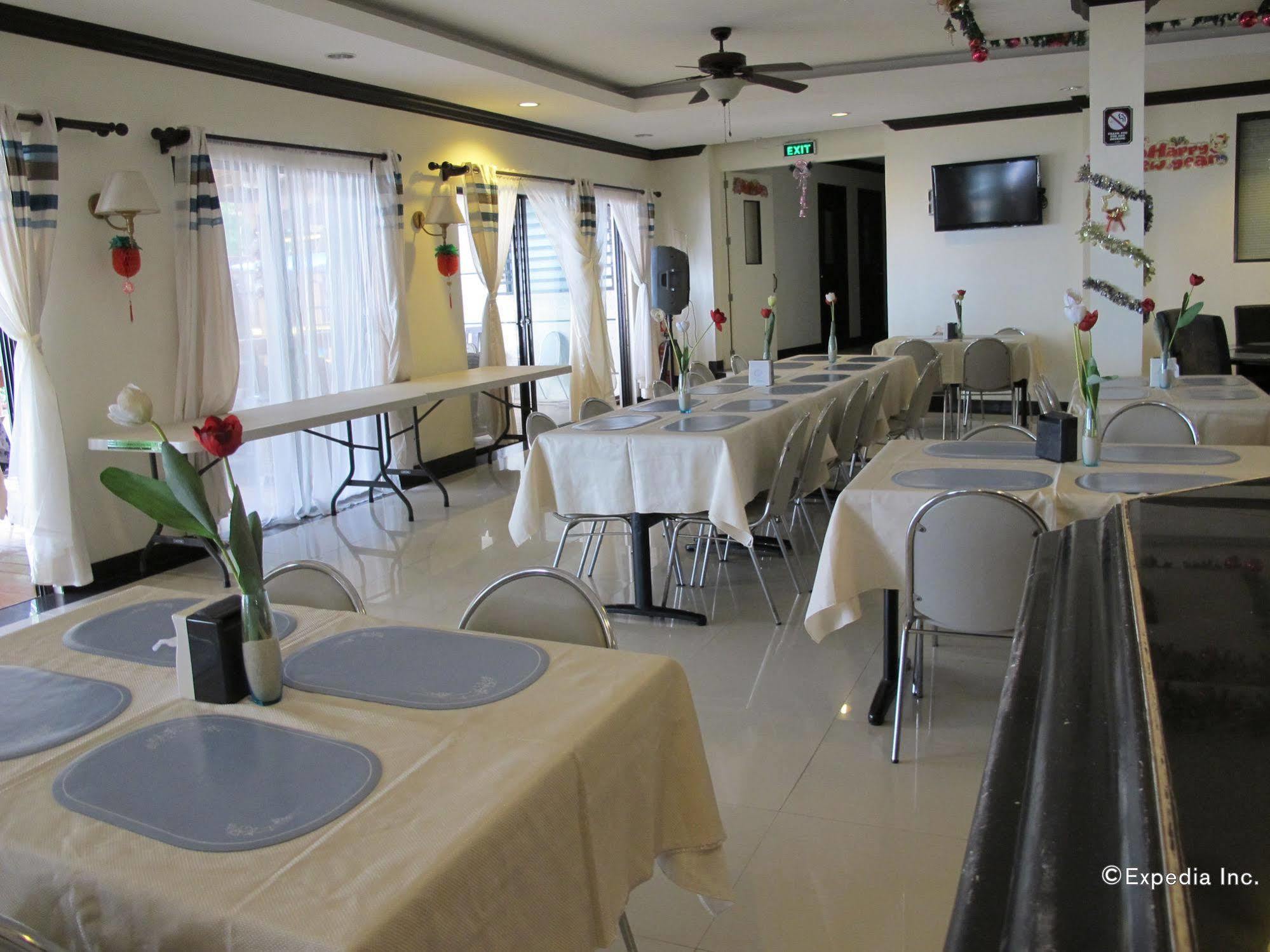 Bluefins Resort Lapu-Lapu City Buitenkant foto