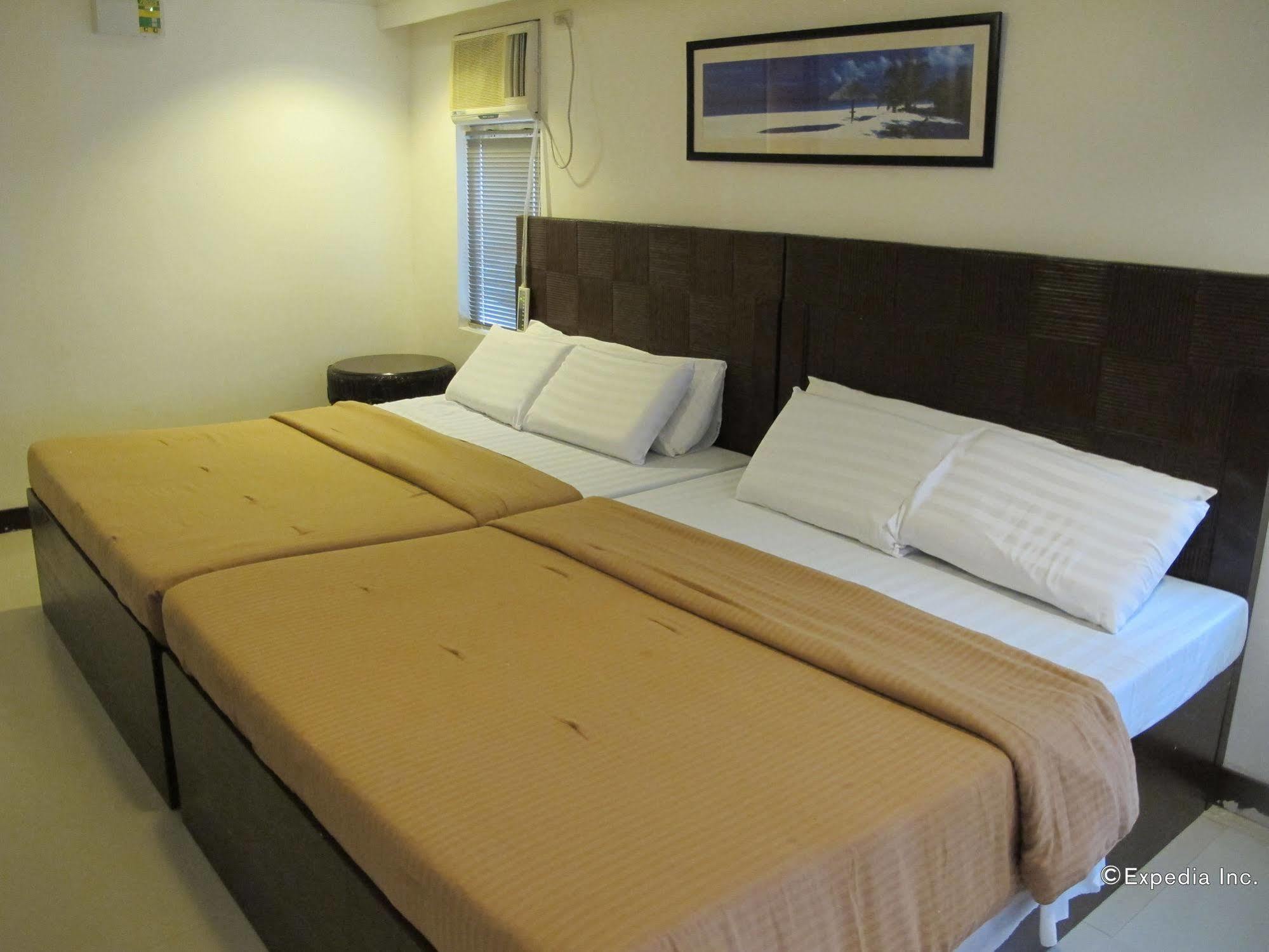 Bluefins Resort Lapu-Lapu City Buitenkant foto