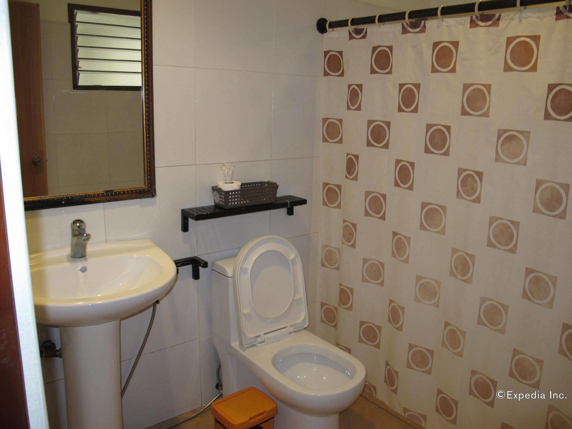 Bluefins Resort Lapu-Lapu City Buitenkant foto