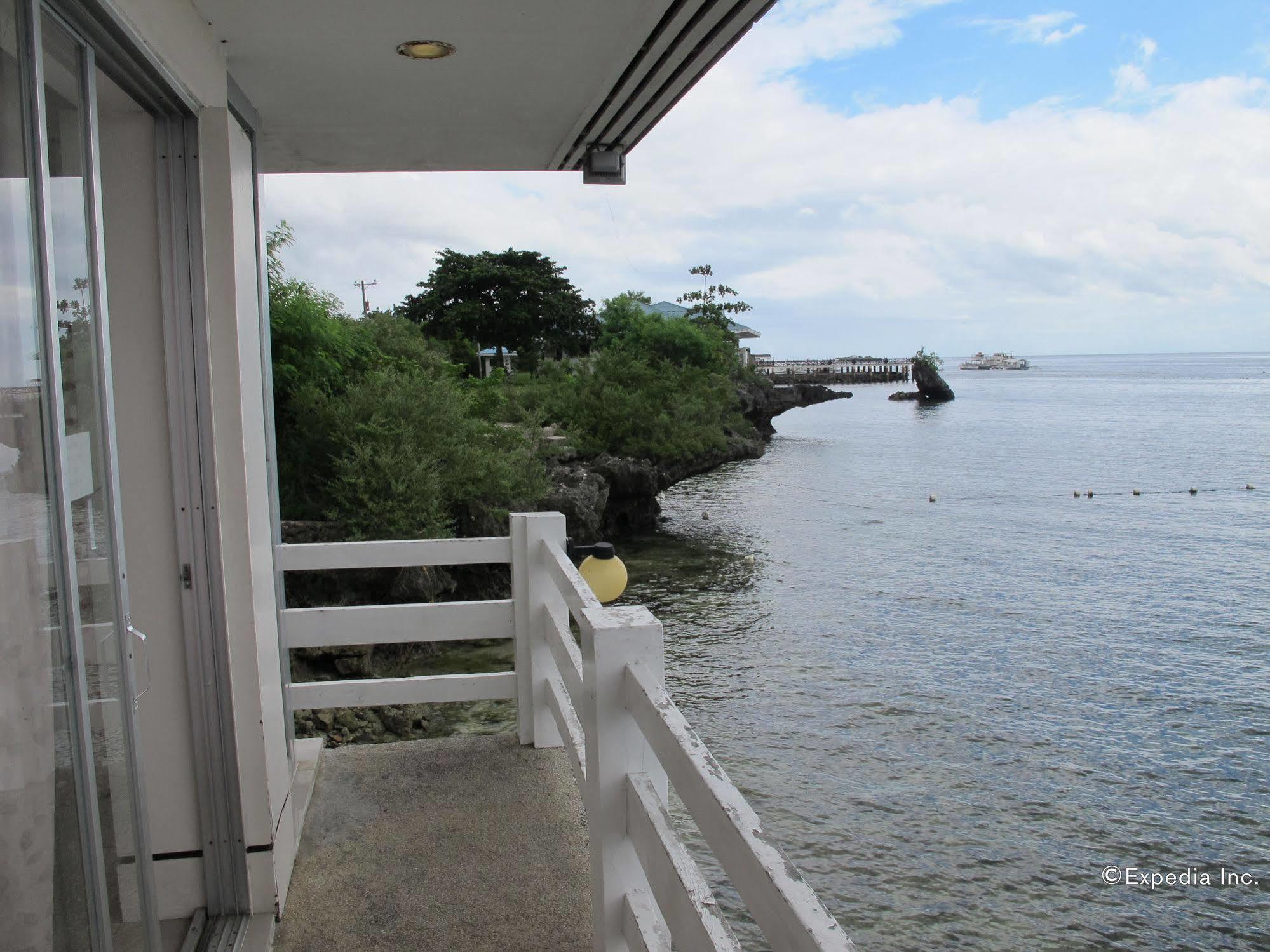 Bluefins Resort Lapu-Lapu City Buitenkant foto