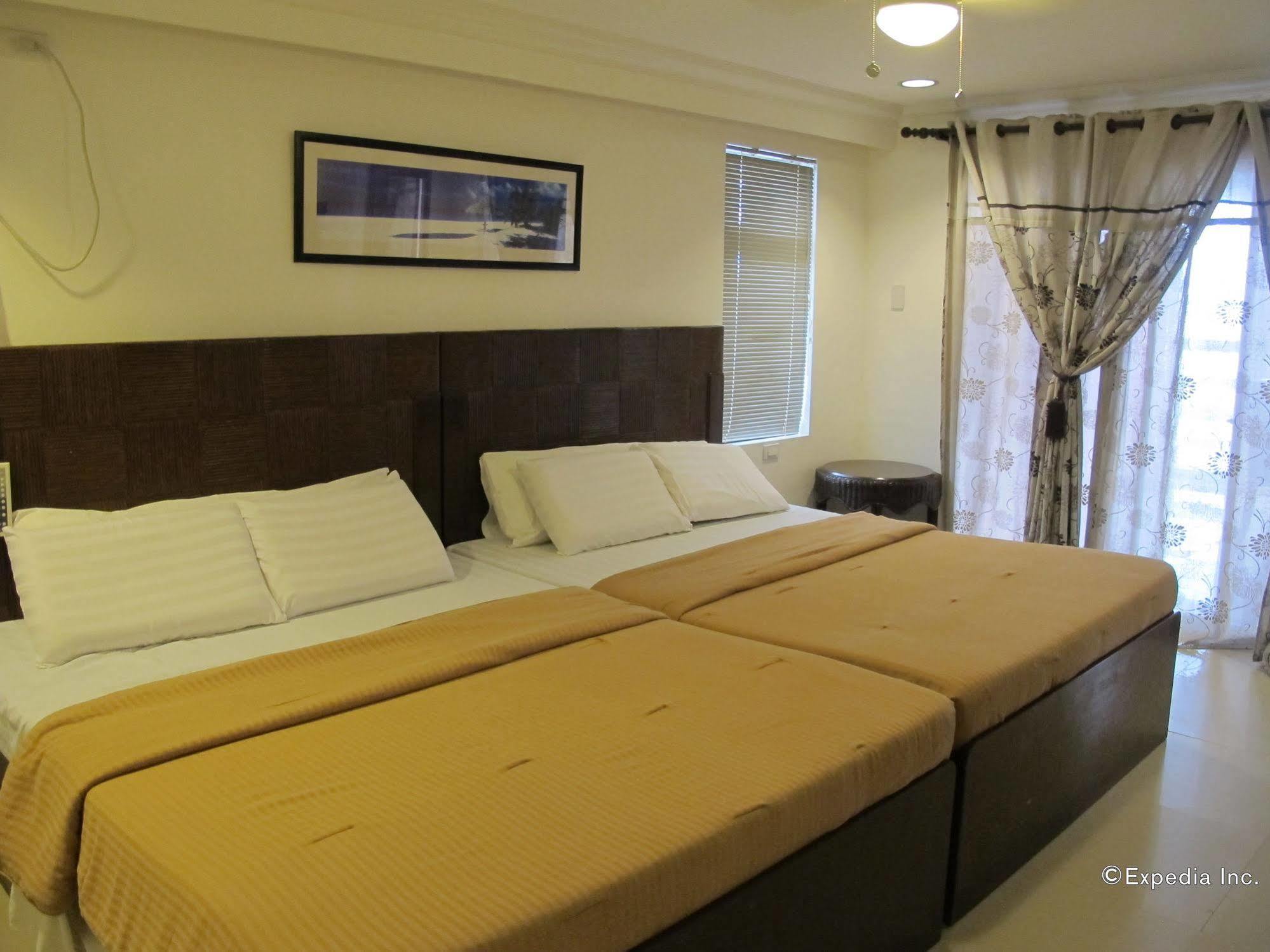 Bluefins Resort Lapu-Lapu City Buitenkant foto