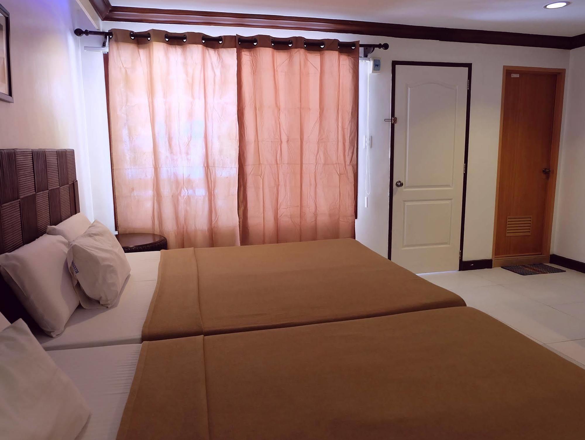 Bluefins Resort Lapu-Lapu City Buitenkant foto