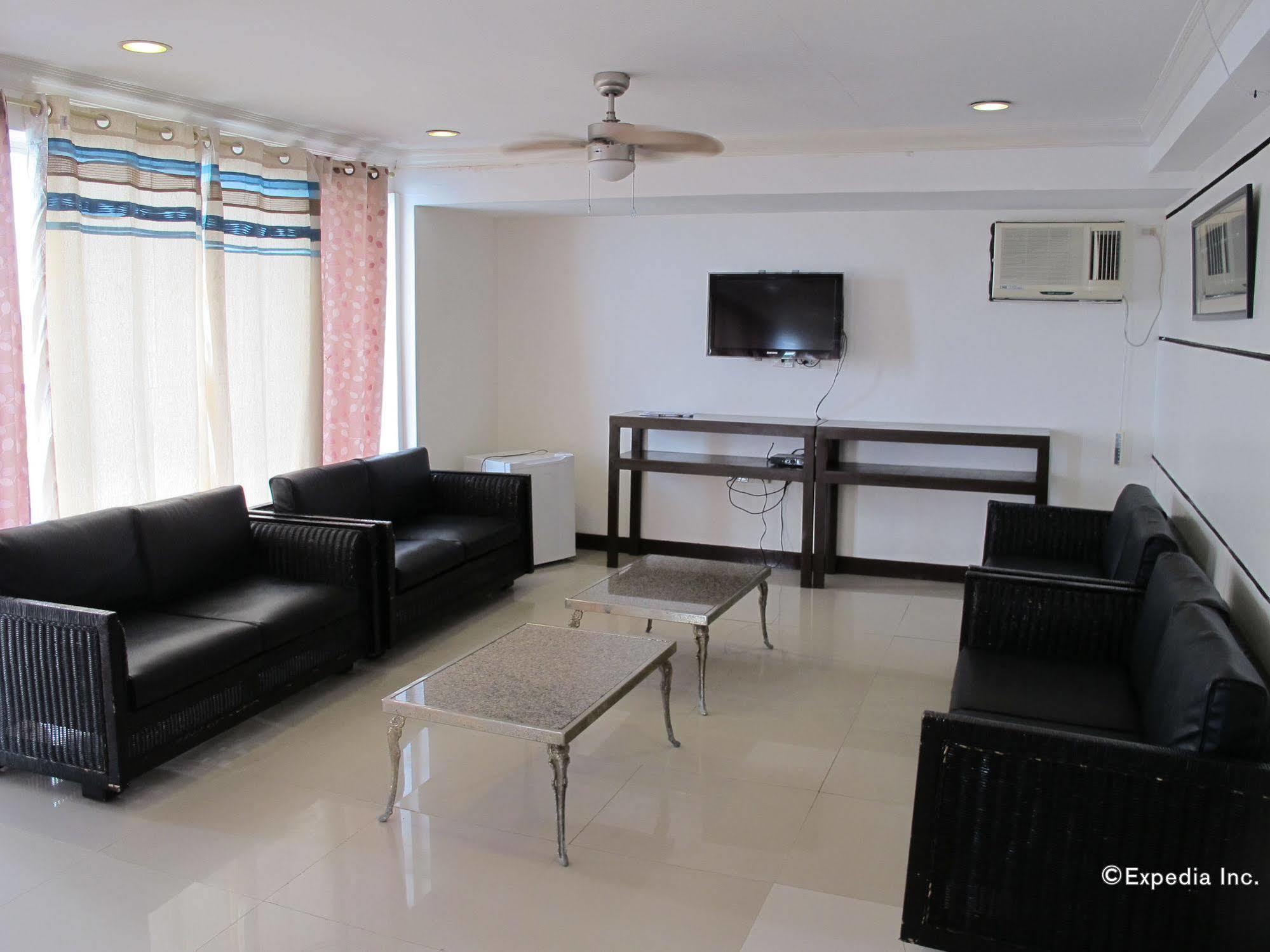 Bluefins Resort Lapu-Lapu City Buitenkant foto