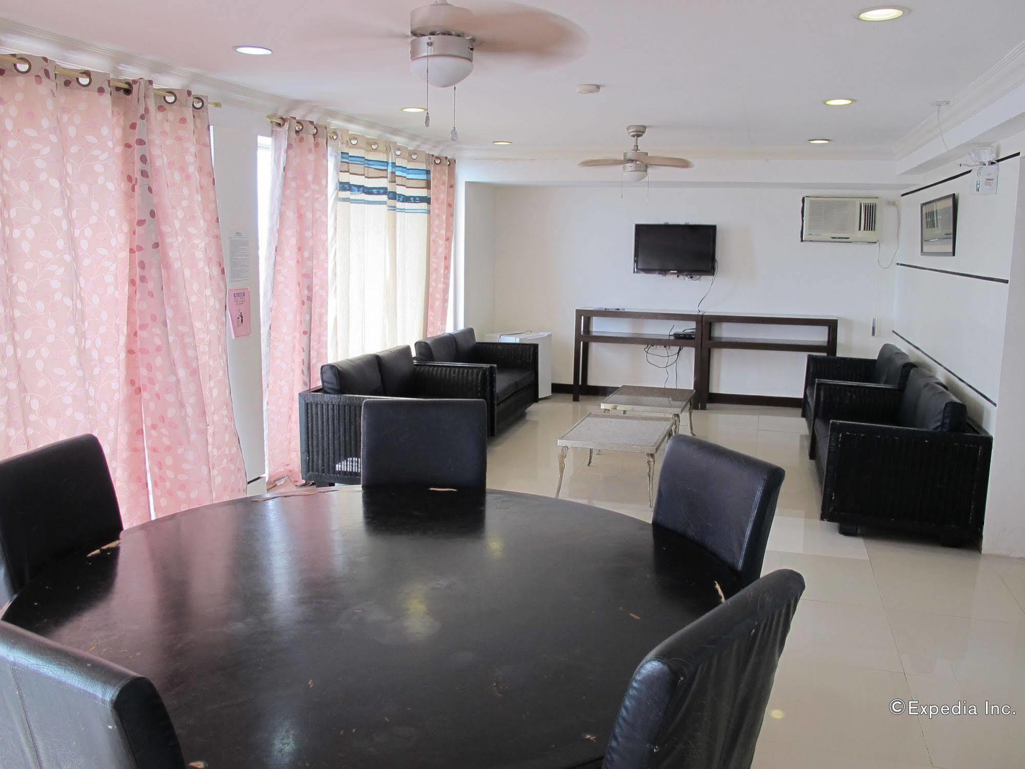 Bluefins Resort Lapu-Lapu City Buitenkant foto