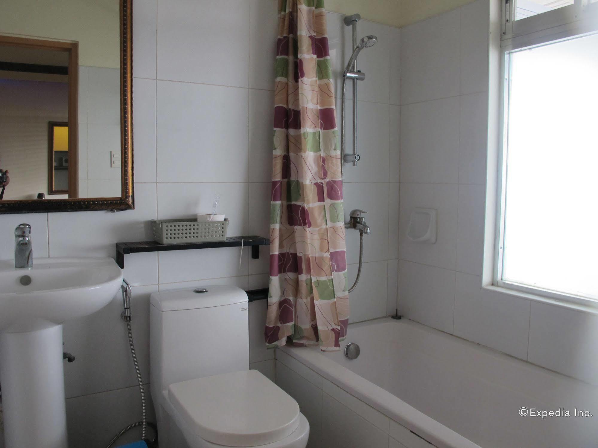Bluefins Resort Lapu-Lapu City Buitenkant foto