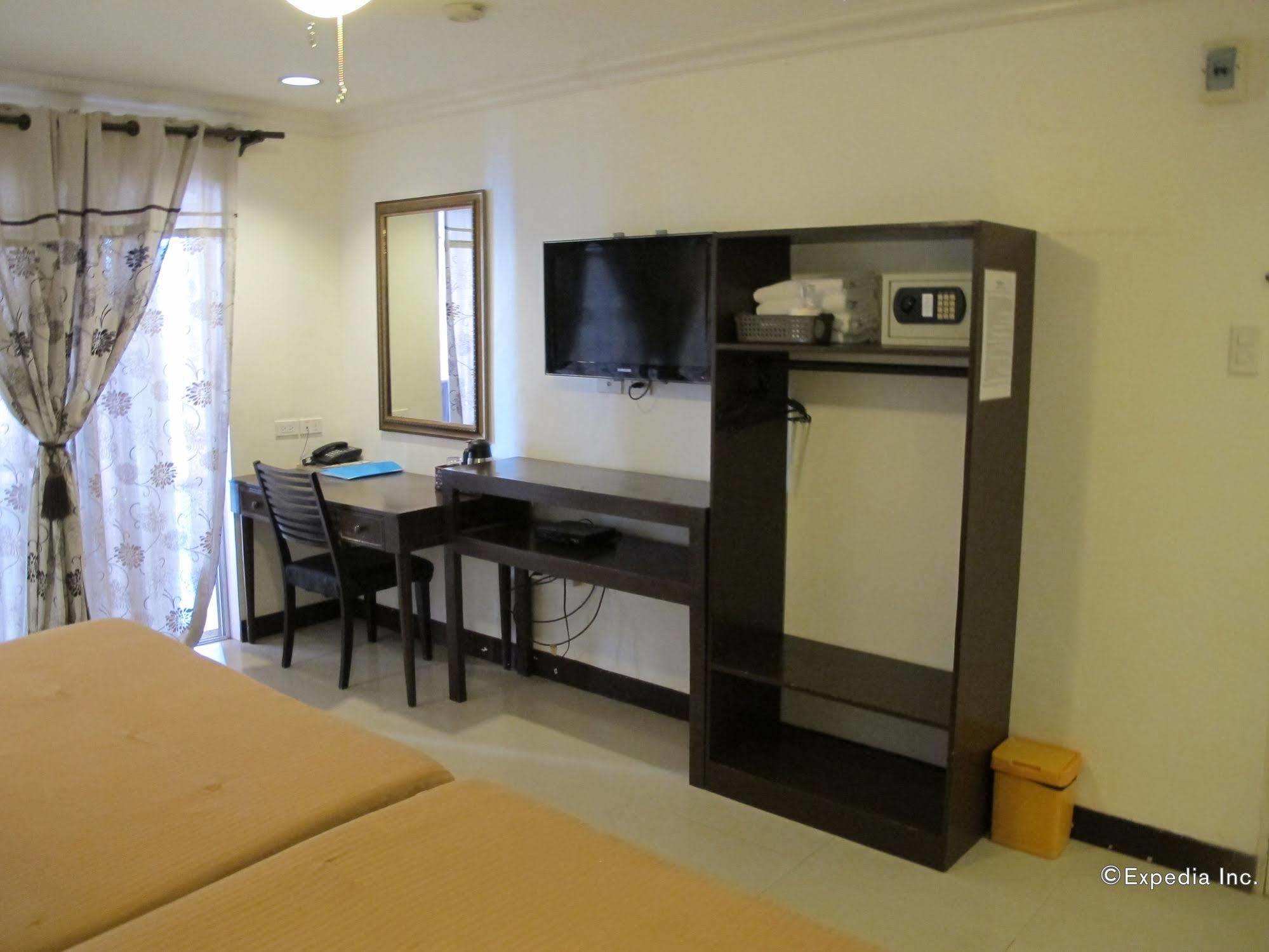 Bluefins Resort Lapu-Lapu City Buitenkant foto