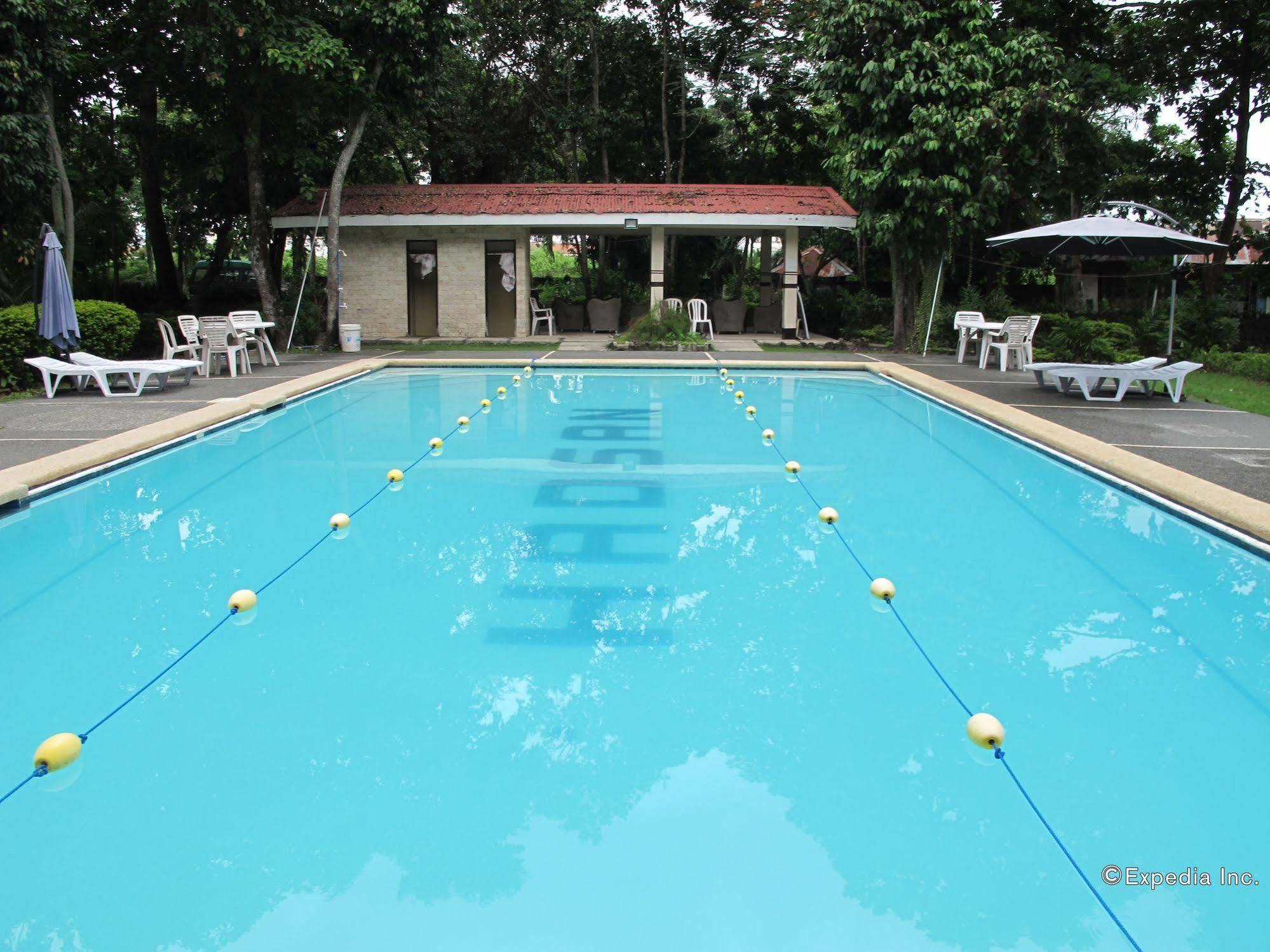 Bluefins Resort Lapu-Lapu City Buitenkant foto