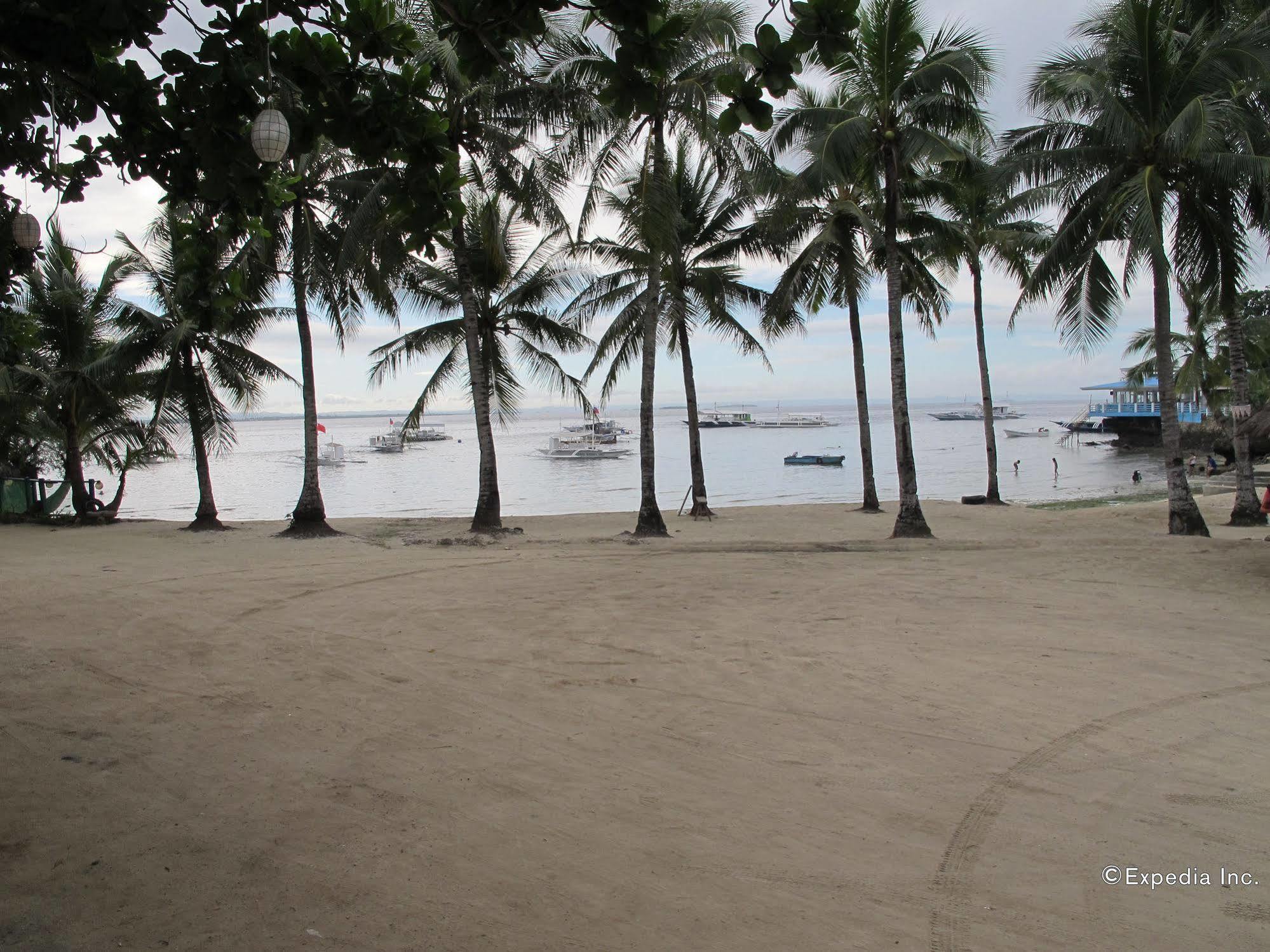 Bluefins Resort Lapu-Lapu City Buitenkant foto